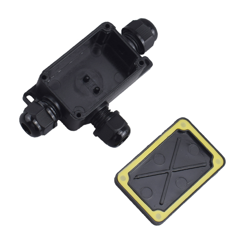 3 Way Outdoor Waterproof IP66  - Outdoor Power Outlet Box のレビューと価格