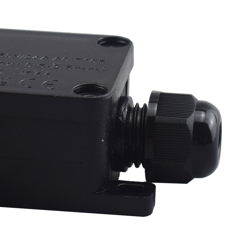 3 Way Outdoor Waterproof IP66  - Outdoor Power Outlet Box のレビューと価格